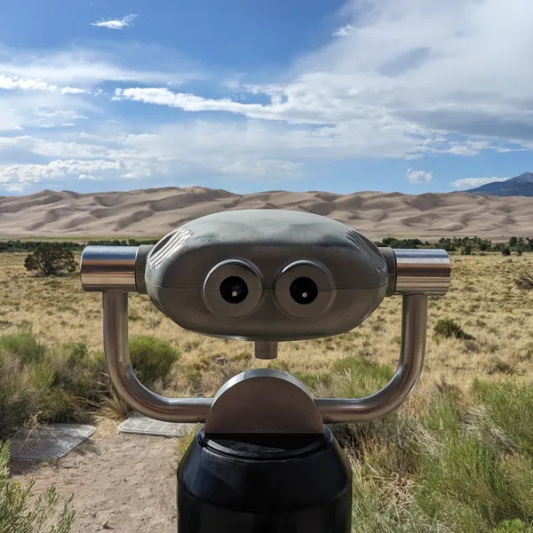 Park mounted binoculars